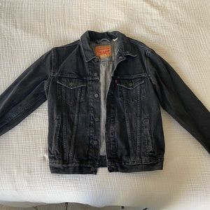 Black denim Levi’s trucker jacket